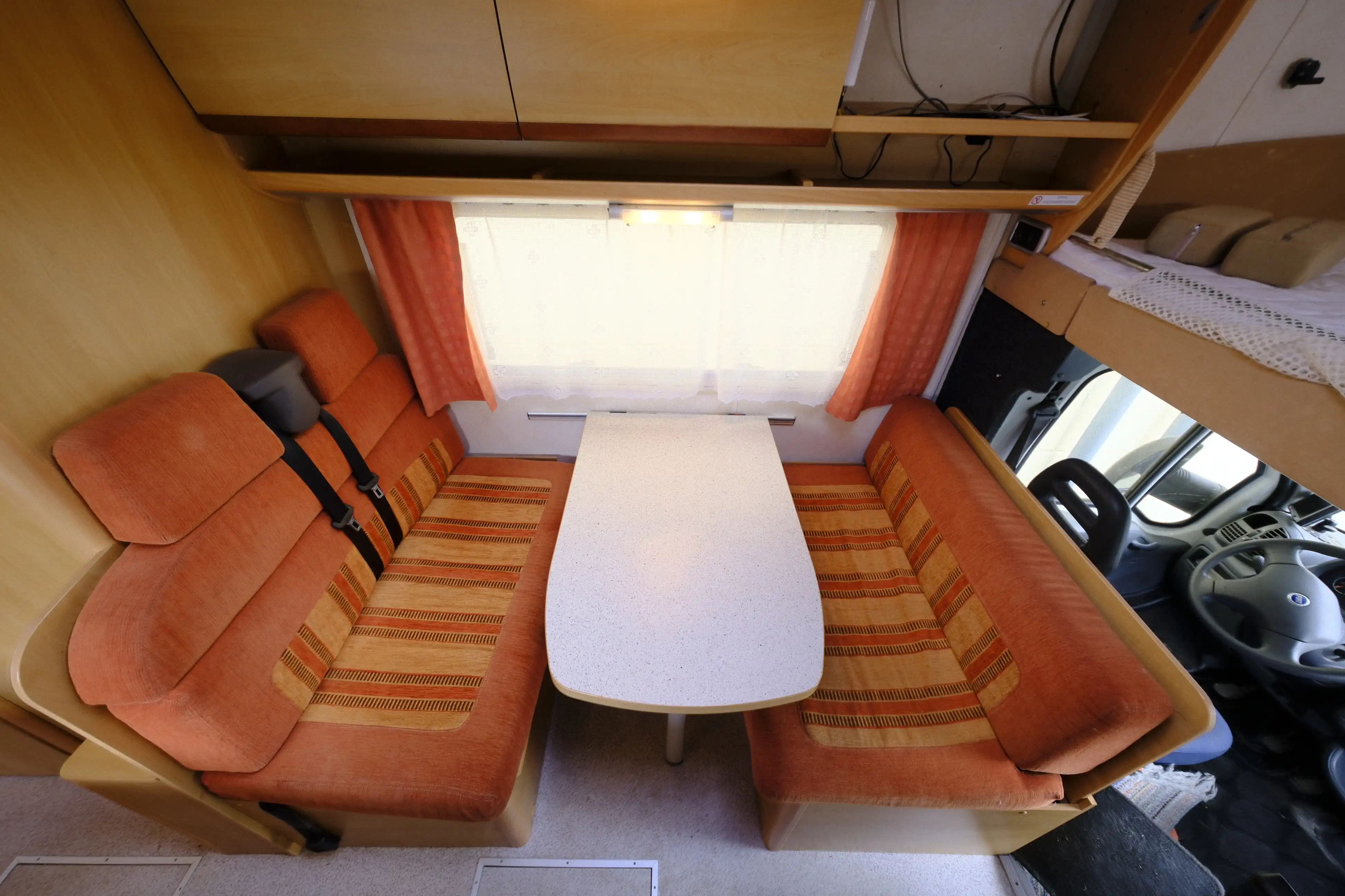 EURAMOBIL A 665 HS